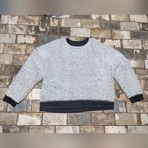 Secret Treasures Woman’s Sleepwear White Faux Fur Sweatshirt Size XL